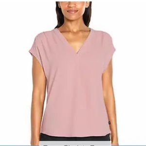 Banana Republic T-Shirt - closet must have!